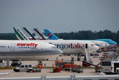 Private arrival OR departure transfer in Milan (hotel OR airport 