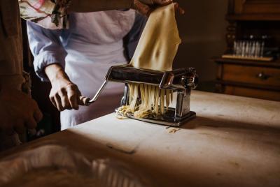 Fresh Pasta, Gnocchi & Italian Sauces in a cozy Florentine Home Fresh Pasta, Gnocchi & Italian Sauces in a cozy Florentine Home