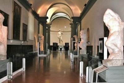 Skip the line guided tour of Michelangelo Skip the line guided tour of Michelangelo's David in Academy Gallery
