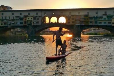 SUP at Ponte Vecchio with a Floating Drink - Florence Paddleboarding SUP at Ponte Vecchio with a Floating Drink - Florence Paddleboarding