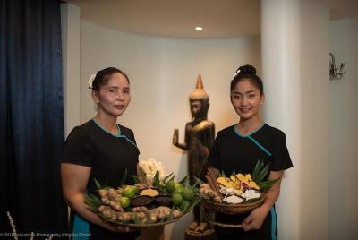 Four Hand Relaxing Oil Massage