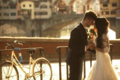 Honeymooners Florence Tour with Professional Photographer and Driver Honeymooners Florence Tour with Professional Photographer and Driver