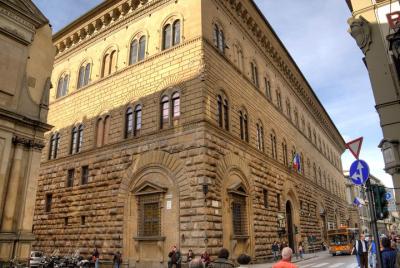 Tour of the Medici Family: Lorenzo The Magnificient and the TV mo