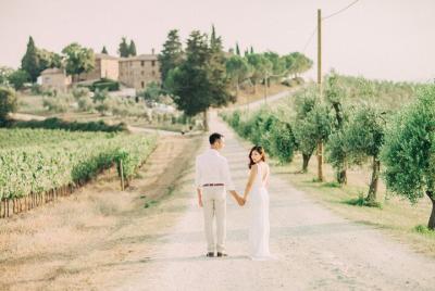 Private Vacation Photography Session with Photographer in Tuscany Private Vacation Photography Session with Photographer in Tuscany