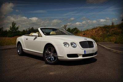 Rent a Car for Wedding: 1971 White Bentley Rent a Car for Wedding: 1971 White Bentley