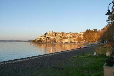 Private Transfer: Ciampino Airport (CIA) to Anguillara Sabazia or Private Transfer: Ciampino Airport (CIA) to Anguillara Sabazia or