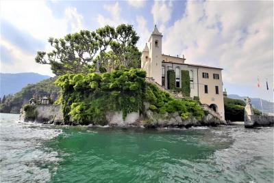 Exclusive Tour Guide and Private Boat in Lake Como Exclusive Tour Guide and Private Boat in Lake Como