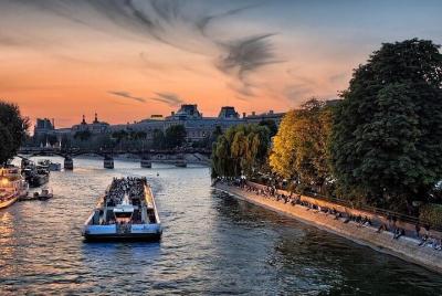 4 Days All Inclusive Guided Tour of Paris by Bus from Como 4 Days All Inclusive Guided Tour of Paris by Bus from Como