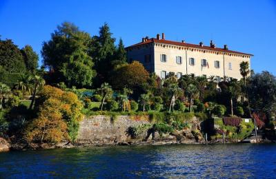 The gems of lake Maggiore - the Borromeo islands on a private guided tour The gems of lake Maggiore - the Borromeo islands on a private guided tour