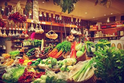 Small Group Market tour & Dining Experience at Cesarina Small Group Market tour & Dining Experience at Cesarina's home in Lake Maggiore