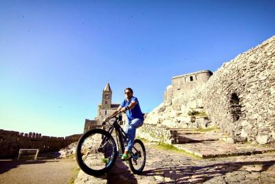 Riding to Portovenere: an e-bike tour across the magic of "Golfo dei Poeti" Riding to Portovenere: an e-bike tour across the magic of