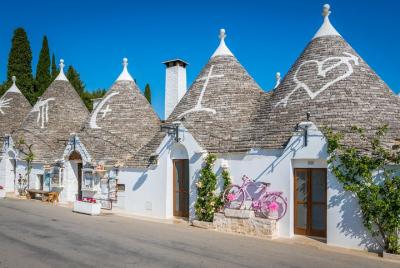 Full day tour in Valle d Full day tour in Valle d'Itria: Alberobello and Polignano a Mare