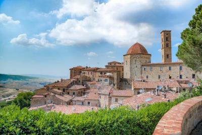 San Gimignano and Volterra Tour San Gimignano and Volterra Tour