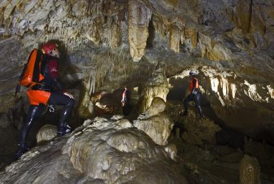 Small-Group Cave Exploration Experience in Tana che Urla Small-Group Cave Exploration Experience in Tana che Urla