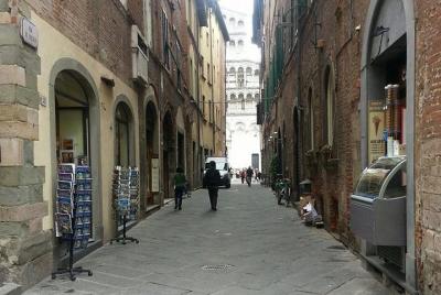 Lucca Highlights Private Walking Tour Lucca Highlights Private Walking Tour