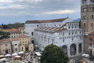 Tour of Lucca with friendly Guide Tour of Lucca with friendly Guide