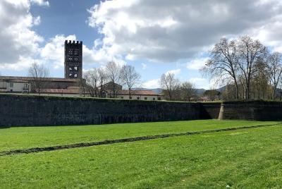 Lucca Private Walking Tour including Delicious Tasting Lucca Private Walking Tour including Delicious Tasting
