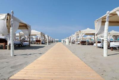 Private Transfer: Ciampino Airport (CIA) to Forte dei Marmi or vice versa Private Transfer: Ciampino Airport (CIA) to Forte dei Marmi or vice versa