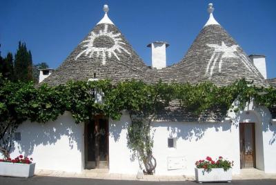 Tour with transfer from Matera to Alberobello Tour with transfer from Matera to Alberobello