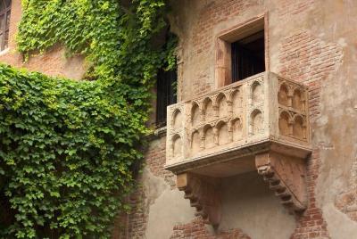 Visit of Verona and Lake Garda. Pick up from hotel