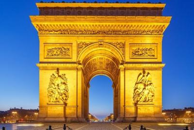 4 Days Guided Tour of Paris All Inclusive by Bus from Piacenza