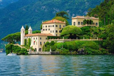 Lake Como Day Trip from Milan with a Local Guide: Private & Personalized ★★★★★