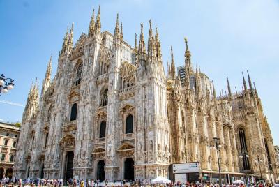 Architectural Walk of Milan with a Local