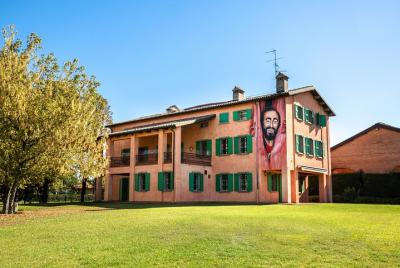 Skip the Line: Pavarotti Museum - Official Ticket + Audioguide Skip the Line: Pavarotti Museum - Official Ticket + Audioguide