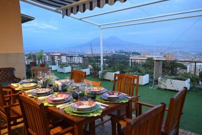 Home dining and cooking experience in Naples