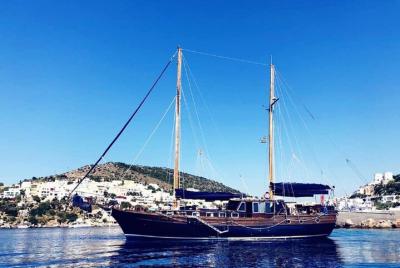 Ischia and Procida: minicruise in luxury gulet with lunch and snorkeling Ischia and Procida: minicruise in luxury gulet with lunch and snorkeling