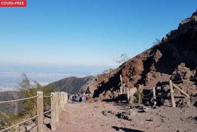 Mt Vesuvius: Trekking and Wellness