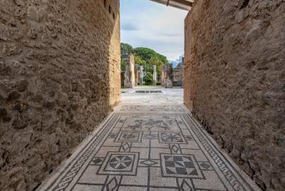 The legendary seaside city by Mount Vesuvius with a Local The legendary seaside city by Mount Vesuvius with a Local