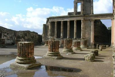 Private transfer Naples - Pompeii Private transfer Naples - Pompeii