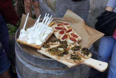 Street Food Tour of Naples with City Sightseeing and Top-Rated Local Guide Street Food Tour of Naples with City Sightseeing and Top-Rated Local Guide