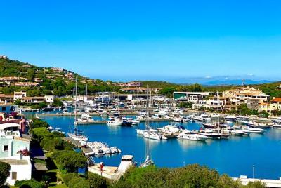 Costa Smeralda Sightseeing Tour in Sardinia: Small Group
