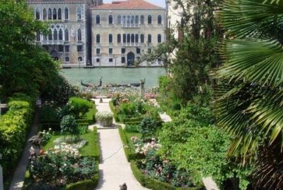 Private Tour to the Hidden Gardens of Venice from Padua