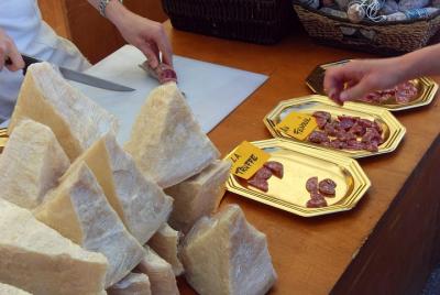 Small-group Street food tour in Perugia