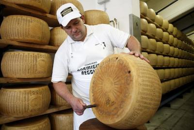 Parmigiano Reggiano Cheese Tasting Tour Parmigiano Reggiano Cheese Tasting Tour