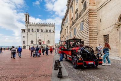 Tour of the city of Gubbio on board a TOURIST TRAIN Tour of the city of Gubbio on board a TOURIST TRAIN