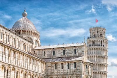 Pisa Guided Walking Tour in Miracoli Square