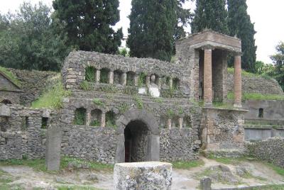 Naples Shore Excursion: Pompeii Half-day Trip from Naples