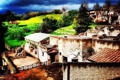 Discovering Pompeii with a Blue Badge Tour Guide Discovering Pompeii with a Blue Badge Tour Guide