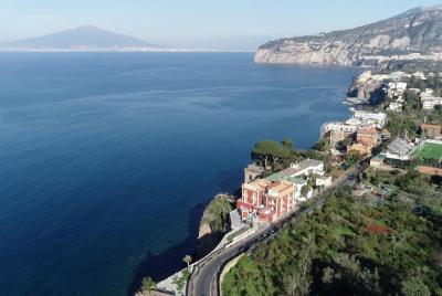 Shared Transfer from Sorrento to Naples Airport Shared Transfer from Sorrento to Naples Airport