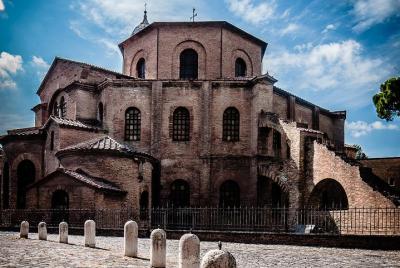 From Rome to Byzantium: Walk in Dante Alighieri From Rome to Byzantium: Walk in Dante Alighieri's footsteps on an audio tour