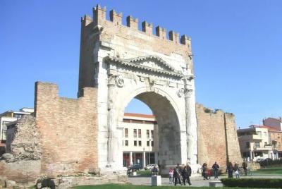 Rimini Tour of Must-See Attractions with Local Top Rated Guide