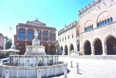 Rimini Highlights Small Group Tour with a Local Guide Rimini Highlights Small Group Tour with a Local Guide