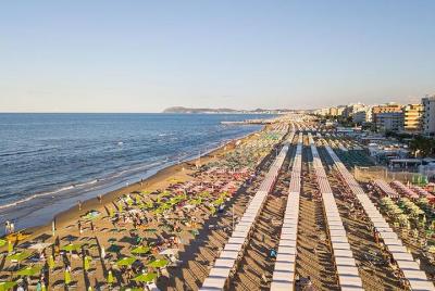 Private Transfer: Fiumicino Airport (FCO) to Riccione or vice versa