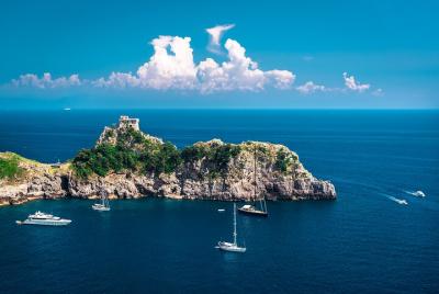 Boat tour of the Amalfi Coast with Aperitif Boat tour of the Amalfi Coast with Aperitif