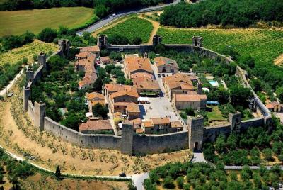 Private Transfer: Civitavecchia Port to Monteriggioni or vice versa Private Transfer: Civitavecchia Port to Monteriggioni or vice versa