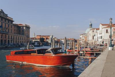 Treviso Airport (TSF) - Venice hotels / Private Van + Water Boat Transfer Treviso Airport (TSF) - Venice hotels / Private Van + Water Boat Transfer
